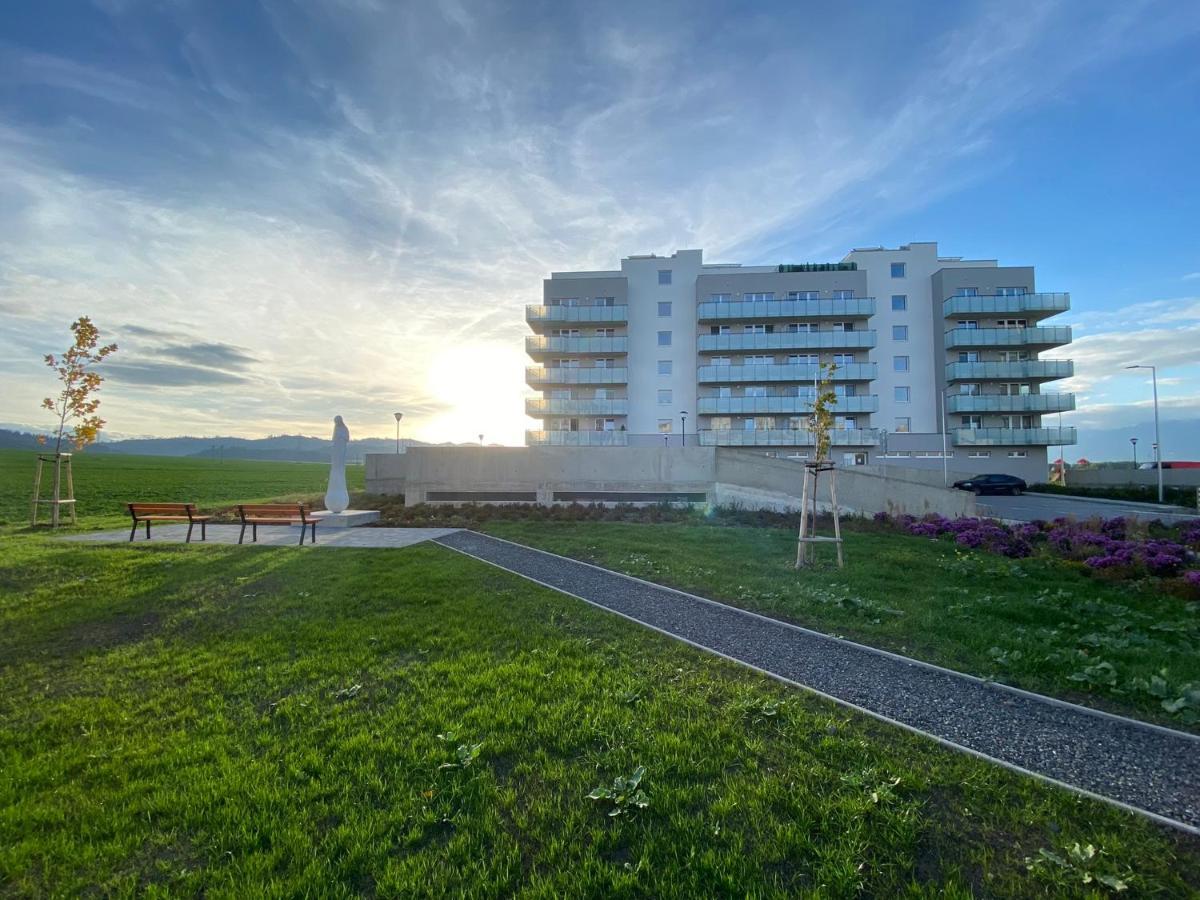 Moderny Apartman S Vyhladom Na Vysoke Tatry Poprad Dış mekan fotoğraf